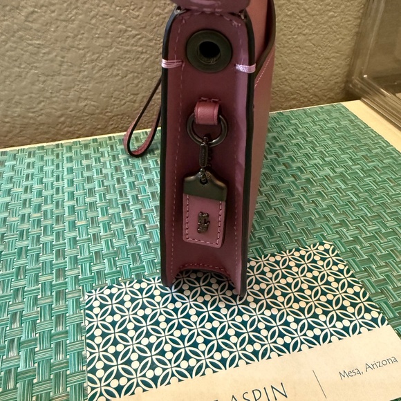 COACH Style 21037 Soho Crossbody with Tea Rose - Primrose - Picture 4 of 4